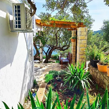 Weekend House Olive Garden Vakantiehuis *
