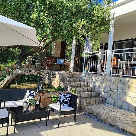 Weekend House Olive Garden Ferienhaus Donje Selo na Šolti